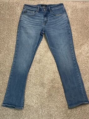 Men's Straight outpost Jeans in Medium Blue Wash